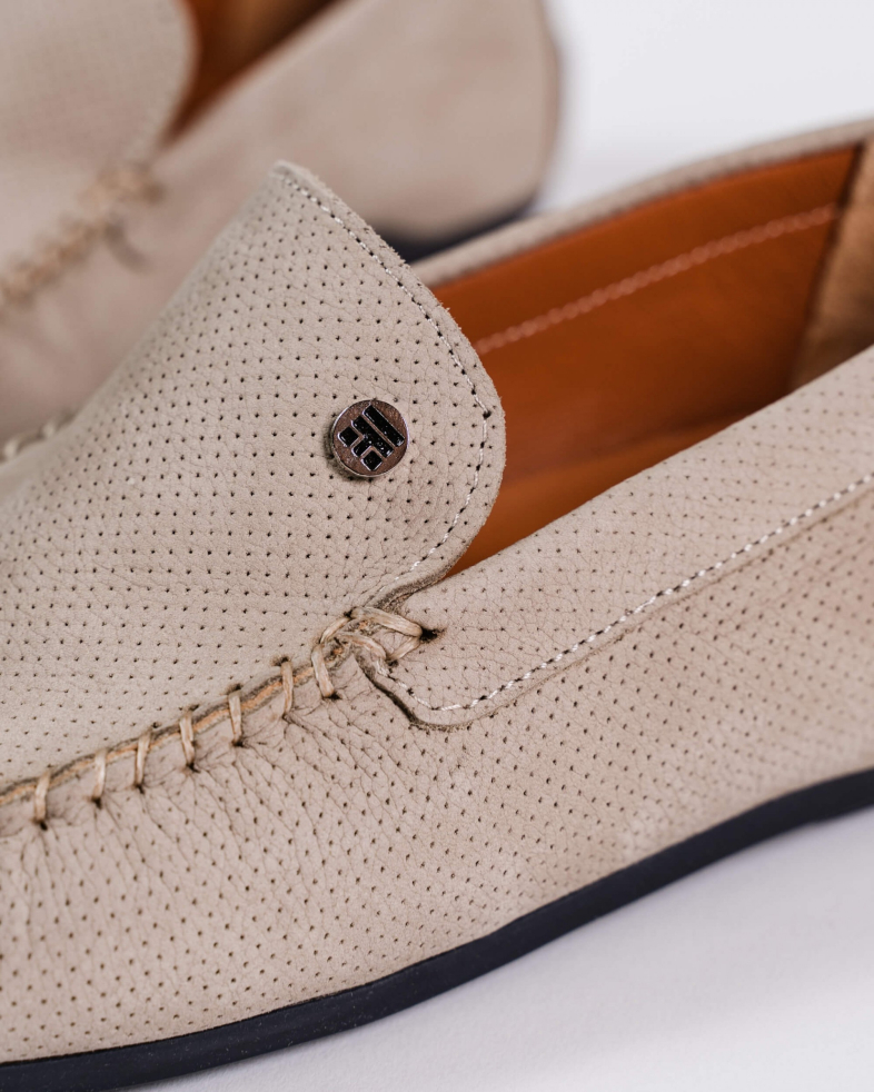 MOCASINI  CU LOGO  METALIC DIN NABUK BEJ 200137171907-8 05