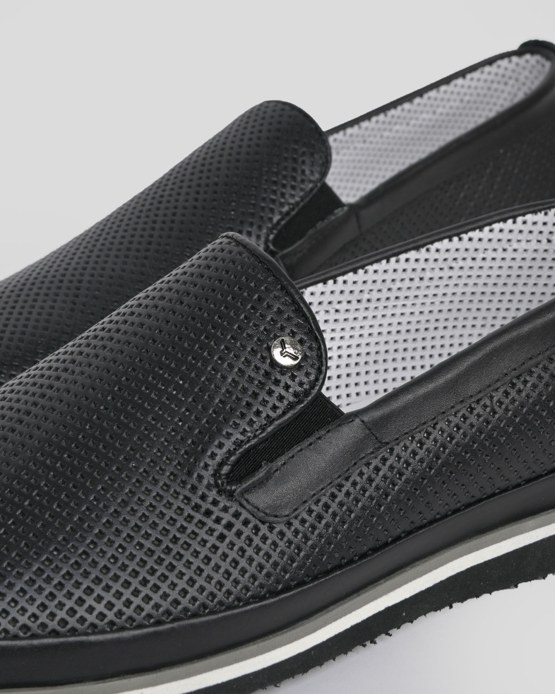 MOCASINI NEGRI PIELE NATURALA 240122172200-1 04