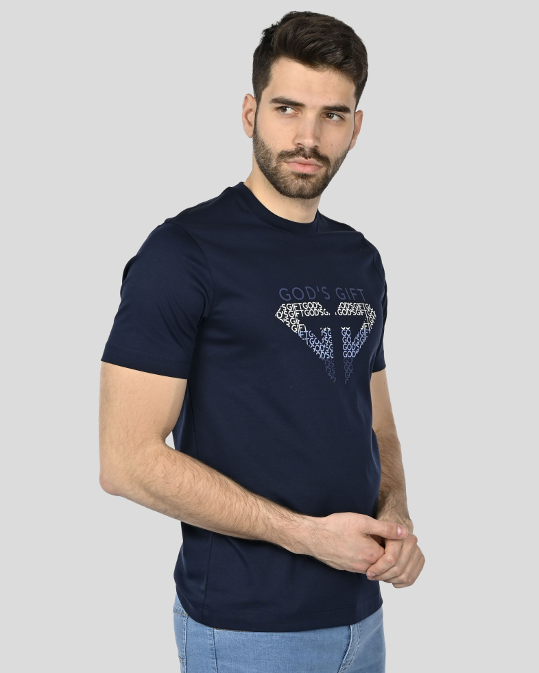 ТЪМНОСИНЯ ТЕНИСКА  ОТ PREMIUM ПАМУК С ЛОГО ПРИНТ И НАДПИС GOD`S GIFT 250110131809-3 03