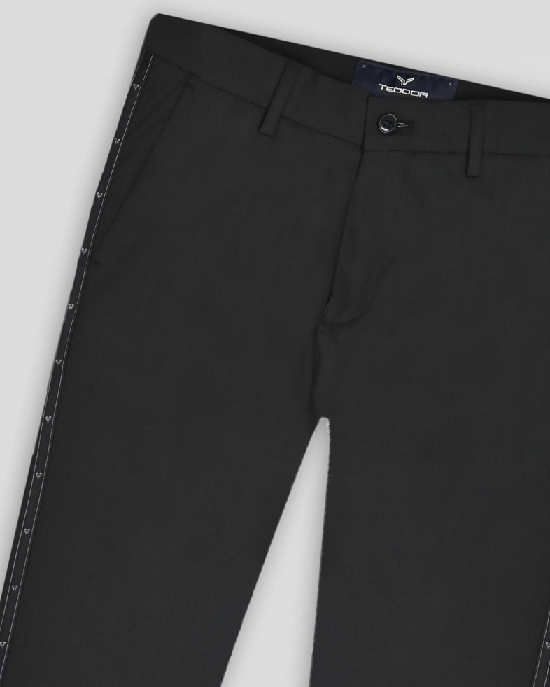 PANTALONI SLIM NEGRI 240113088560-1 05