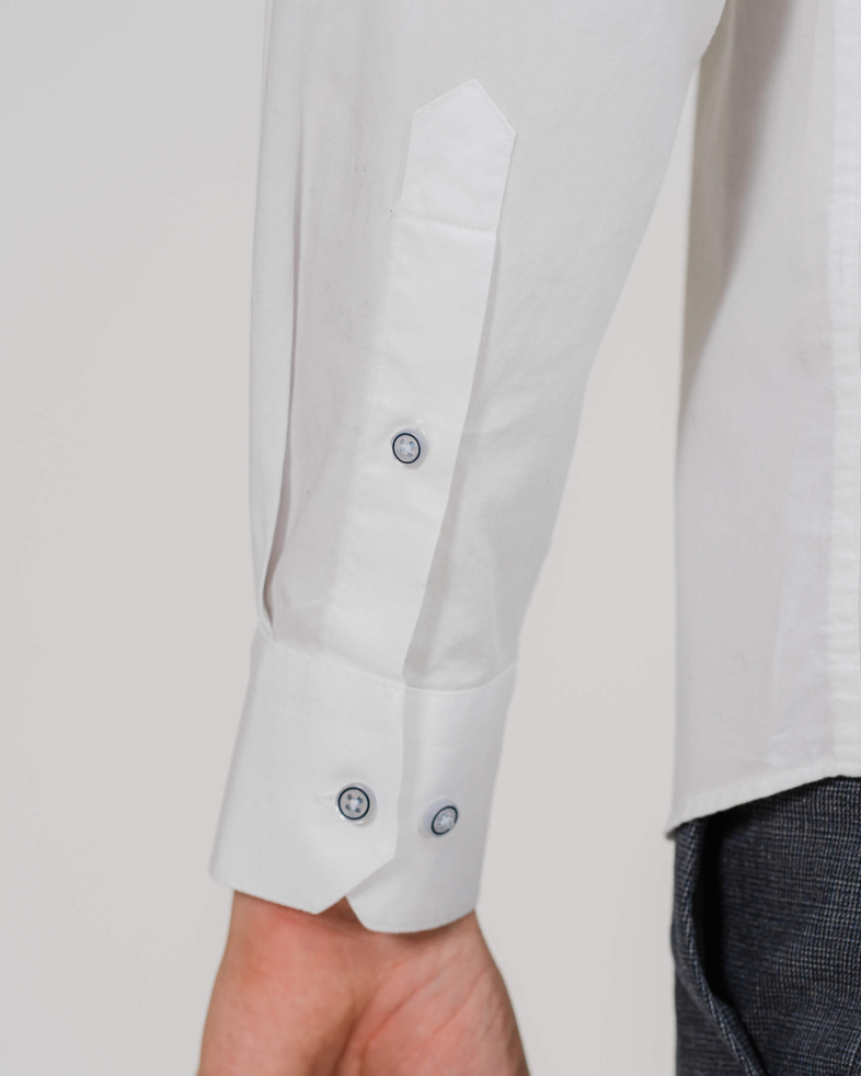 CĂMAȘĂ MODEL DE BAZA CU BRODERIE CULOAREA ALBA 200206044597-1 04